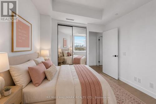 1113 - 1050 Eastern Avenue, Toronto, ON - Indoor Photo Showing Bedroom
