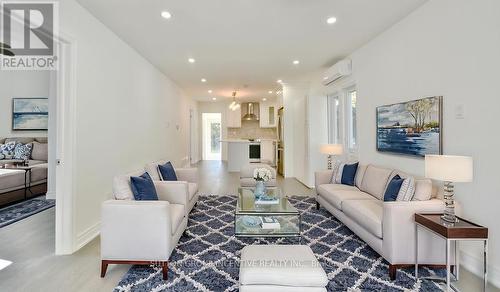 1556 Houston Avenue, Innisfil, ON - Indoor Photo Showing Living Room