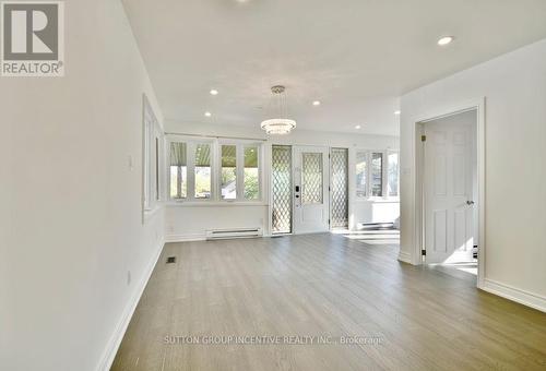 1556 Houston Avenue, Innisfil, ON - Indoor Photo Showing Other Room