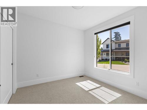 185 Diamond Way, Vernon, BC - Indoor Photo Showing Other Room