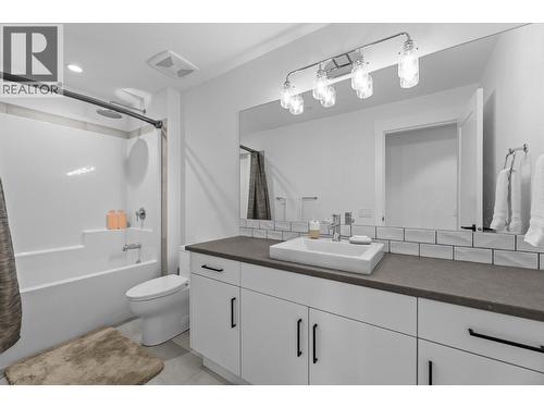 185 Diamond Way, Vernon, BC - Indoor Photo Showing Bathroom
