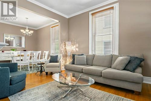 120 Adelphi Street, Greater Napanee (Greater Napanee), ON - Indoor Photo Showing Living Room