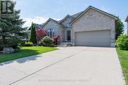 19 HAMILTON STREET North Middlesex (Ailsa Craig), ON N0M 1A0