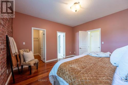 19 Hamilton Street, North Middlesex (Ailsa Craig), ON - Indoor Photo Showing Bedroom