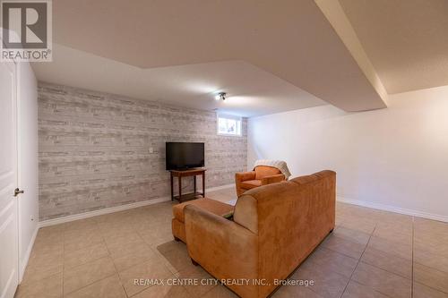 19 Hamilton Street, North Middlesex (Ailsa Craig), ON - Indoor Photo Showing Other Room