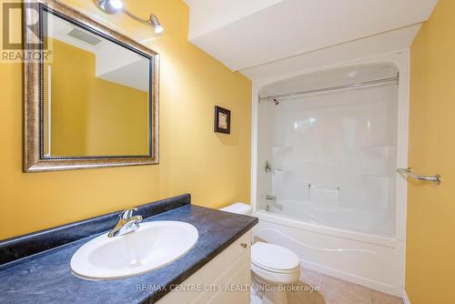 19 Hamilton Street, North Middlesex (Ailsa Craig), ON - Indoor Photo Showing Bathroom