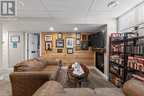 27 Terrance Drive, Petawawa, ON - Indoor Photo Showing Living Room