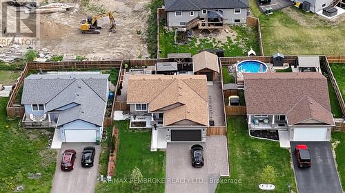27 Terrance Drive, Petawawa, ON - Outdoor