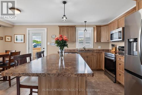 27 Terrance Drive, Petawawa, ON - Indoor