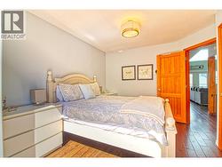 Main floor bed 1 - 