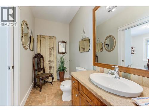 210 Dormie Place, Vernon, BC - Indoor Photo Showing Bathroom