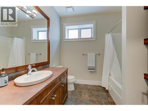 210 Dormie Place, Vernon, BC - Indoor Photo Showing Bathroom