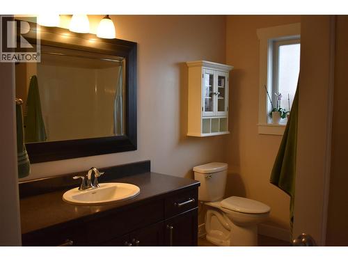4400 Mclean Creek Road Unit# 207, Okanagan Falls, BC - Indoor Photo Showing Bathroom