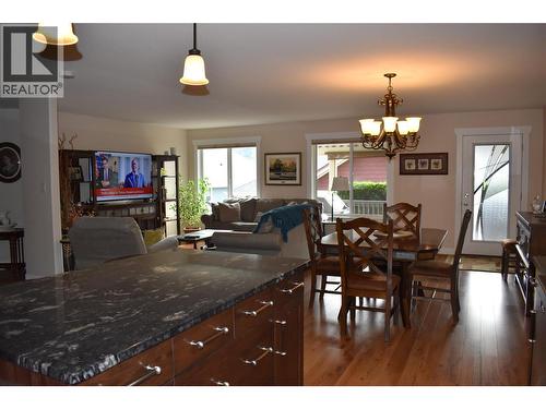 4400 Mclean Creek Road Unit# 207, Okanagan Falls, BC - Indoor Photo Showing Dining Room