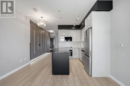 1313 - 10 Abeja Street, Vaughan, ON - Indoor Photo Showing Kitchen
