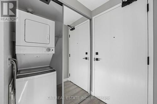 1313 - 10 Abeja Street, Vaughan, ON - Indoor Photo Showing Laundry Room