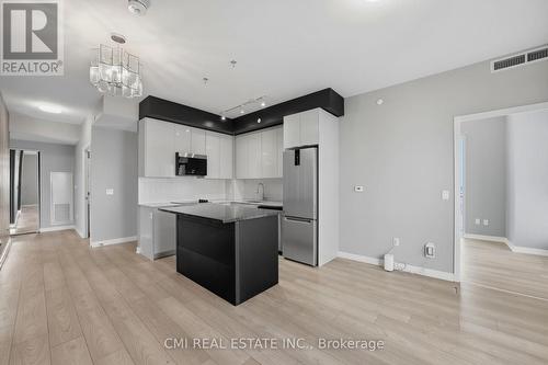 1313 - 10 Abeja Street, Vaughan, ON - Indoor Photo Showing Kitchen