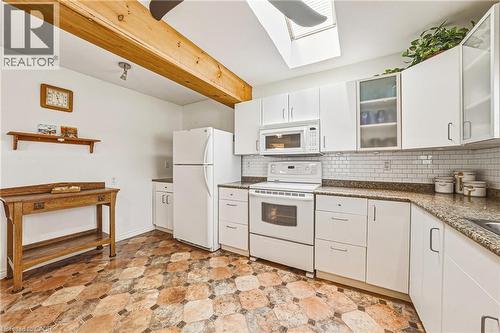 52 Wilcox Drive, Peacock Point, ON - Indoor Photo Showing Kitchen