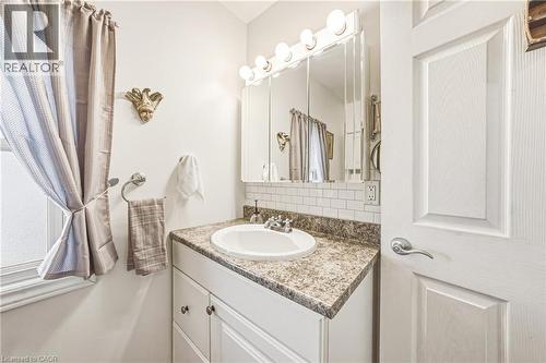 52 Wilcox Drive, Peacock Point, ON - Indoor Photo Showing Bathroom