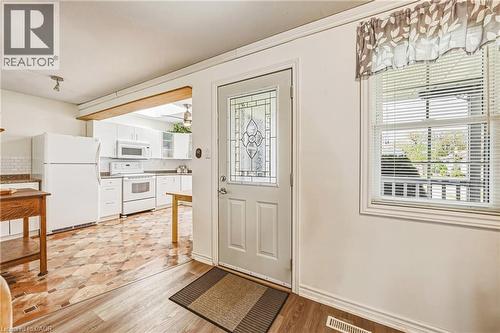 52 Wilcox Drive, Peacock Point, ON - Indoor Photo Showing Kitchen