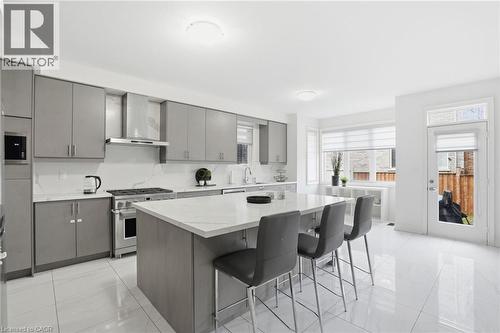 7 Grierson Trail, Waterdown, ON - Indoor Photo Showing Kitchen With Upgraded Kitchen