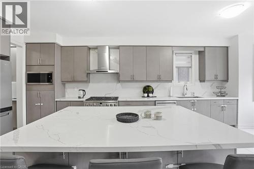 7 Grierson Trail, Waterdown, ON - Indoor Photo Showing Kitchen With Upgraded Kitchen