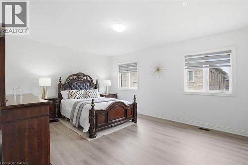 7 Grierson Trail, Waterdown, ON - Indoor Photo Showing Bedroom
