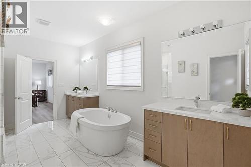 7 Grierson Trail, Waterdown, ON - Indoor Photo Showing Bathroom