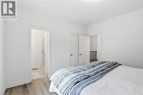 7 Grierson Trail, Waterdown, ON - Indoor Photo Showing Bedroom