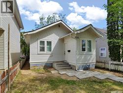 220 N AVENUE S  Saskatoon, SK S7M 2N1