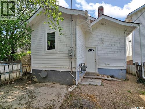 220 N Avenue S, Saskatoon, SK - Outdoor With Exterior