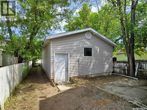 220 N Avenue S, Saskatoon, SK - Outdoor With Exterior