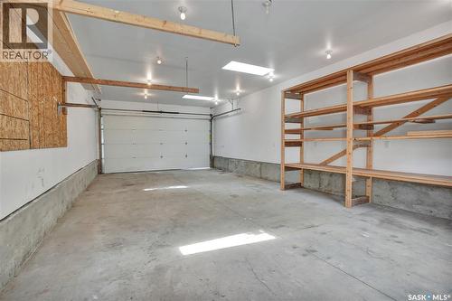 220 N Avenue S, Saskatoon, SK - Indoor Photo Showing Garage