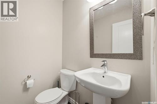 414 Maningas Bend, Saskatoon, SK - Indoor Photo Showing Bathroom
