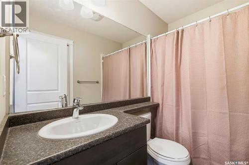 414 Maningas Bend, Saskatoon, SK - Indoor Photo Showing Bathroom