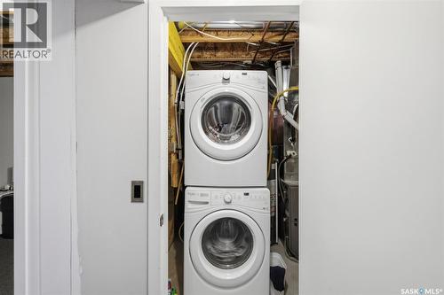 414 Maningas Bend, Saskatoon, SK - Indoor Photo Showing Laundry Room