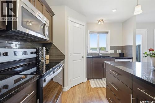 414 Maningas Bend, Saskatoon, SK - Indoor Photo Showing Kitchen