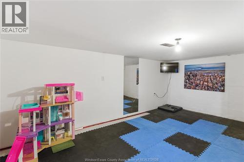 1220 Gladstone, Windsor, ON - Indoor Photo Showing Other Room