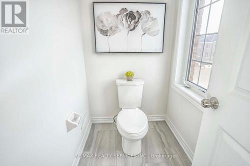525 Red Elm Road, Shelburne, ON - Indoor Photo Showing Bathroom