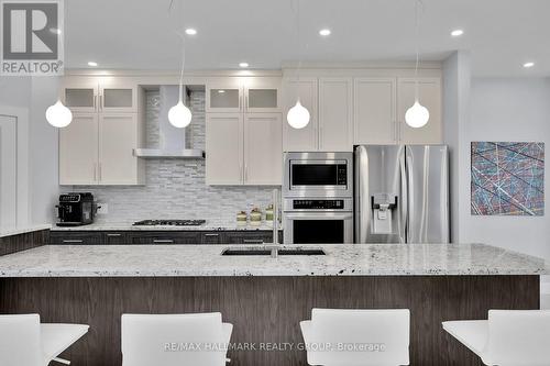 40 Byron Avenue, Ottawa, ON - Indoor Photo Showing Kitchen With Stainless Steel Kitchen With Upgraded Kitchen
