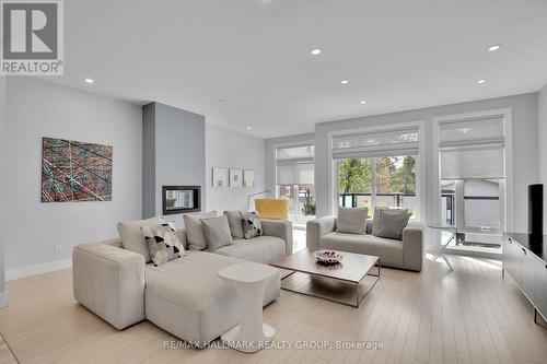 40 Byron Avenue, Ottawa, ON - Indoor Photo Showing Living Room
