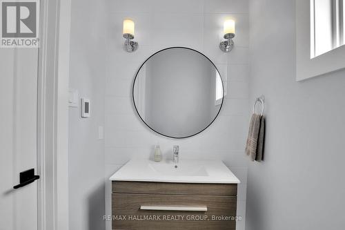 40 Byron Avenue, Ottawa, ON - Indoor Photo Showing Laundry Room