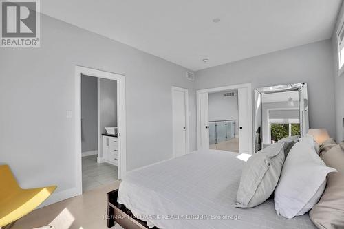 40 Byron Avenue, Ottawa, ON - Indoor Photo Showing Bedroom