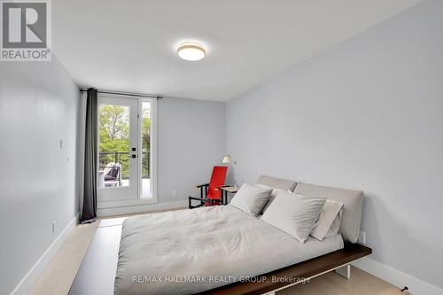 40 Byron Avenue, Ottawa, ON - Indoor Photo Showing Bedroom