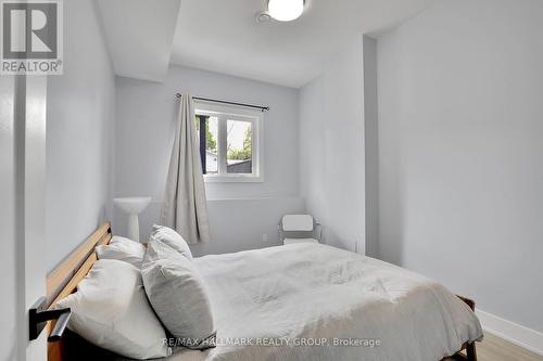 40 Byron Avenue, Ottawa, ON - Indoor Photo Showing Bedroom