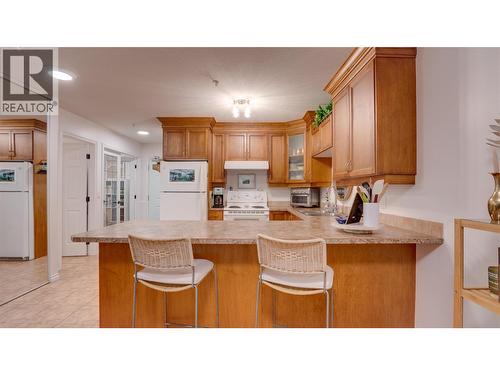 1965 Pandosy Street Unit# 105, Kelowna, BC - Indoor Photo Showing Kitchen