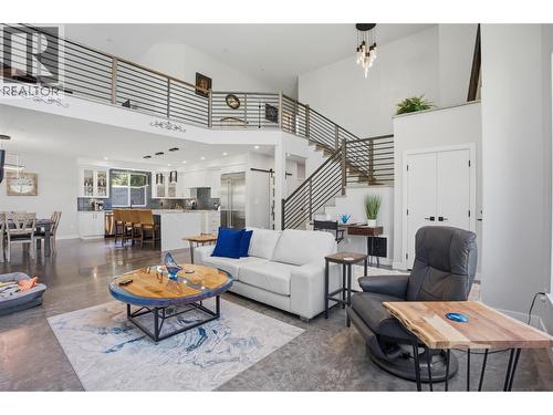 1015 Paquette Road, Chase, BC - Indoor Photo Showing Living Room