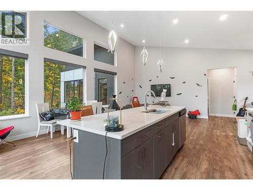 1015 Paquette Road, Chase, BC - Indoor Photo Showing Kitchen
