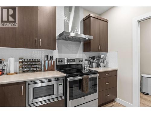206 Vineyard Way, Vernon, BC - Indoor Photo Showing Kitchen