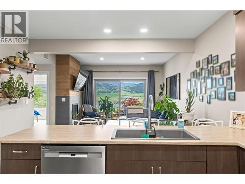 206 Vineyard Way, Vernon, BC - Indoor Photo Showing Kitchen With Double Sink